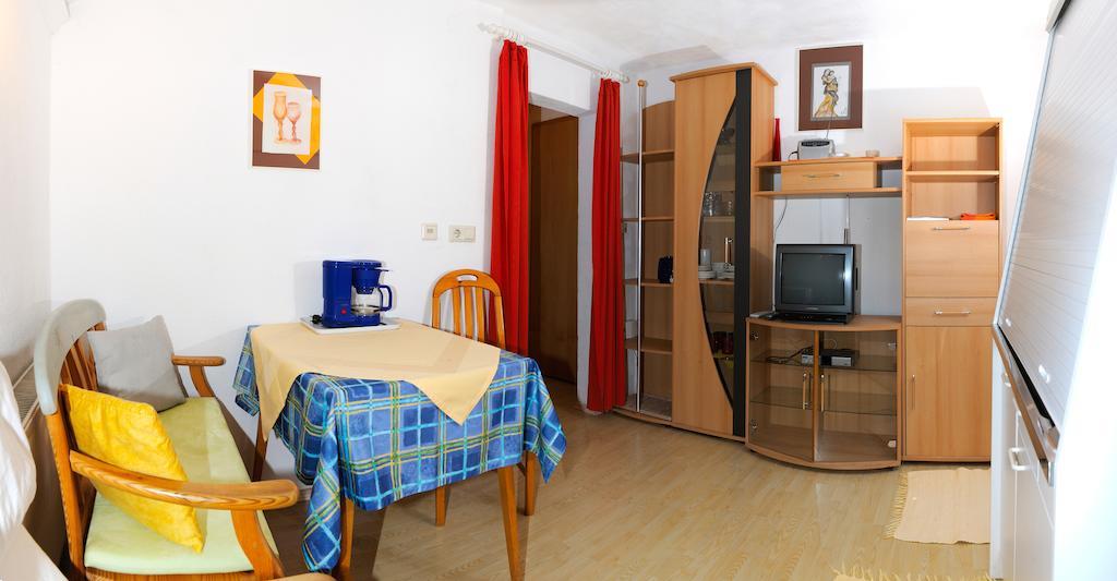 Haus Steinroeschen Διαμέρισμα Ζέεφελντ Δωμάτιο φωτογραφία
